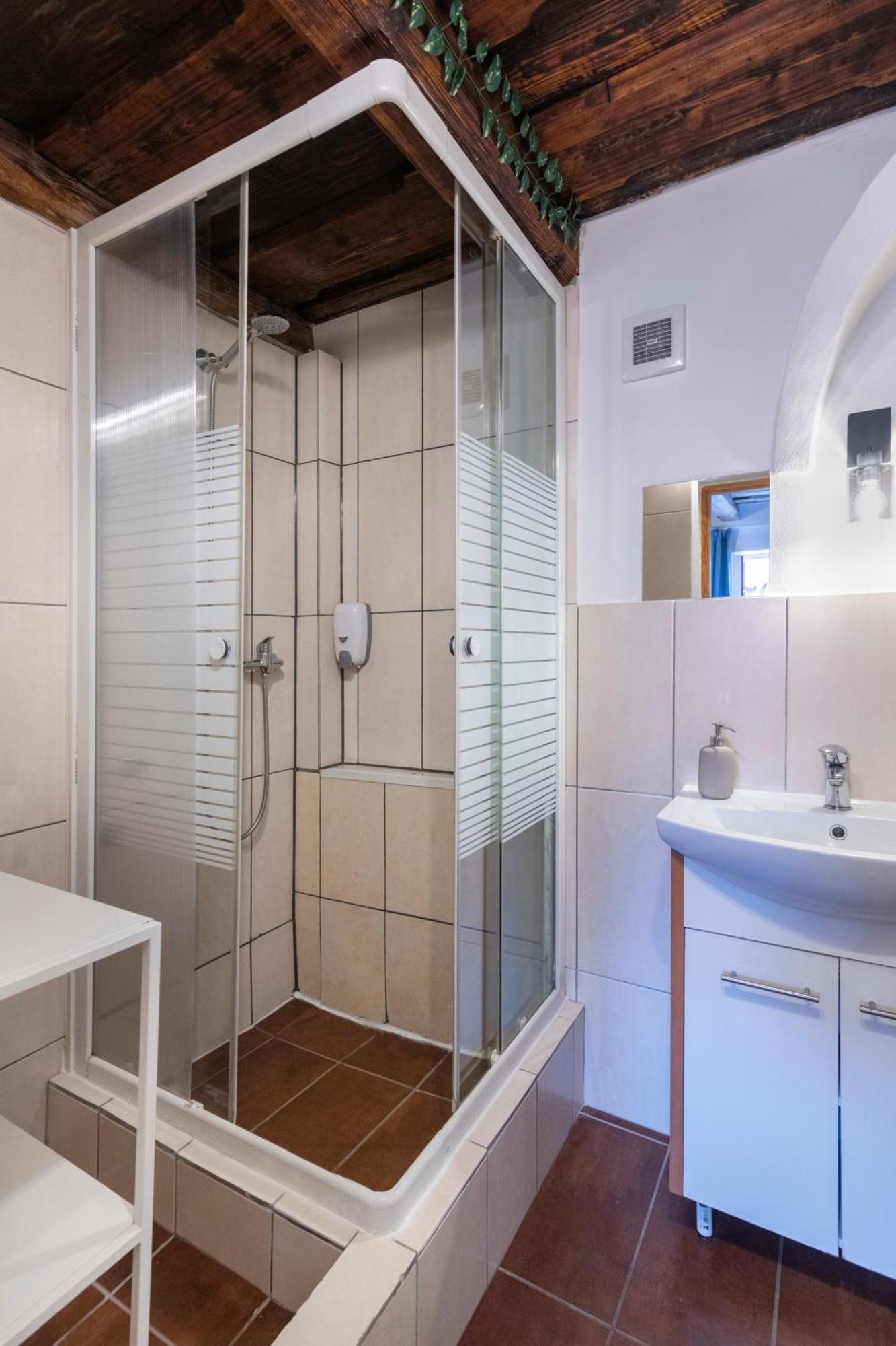 20 Seconds To Charles Bridge Apartament